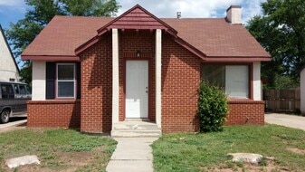 1104 1/2-1421-1422 Wallace St in Clovis, NM - Building Photo