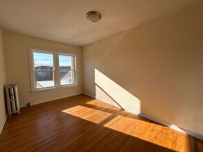 2712 N Milwaukee Ave, Unit 202 in Chicago, IL - Building Photo - Building Photo