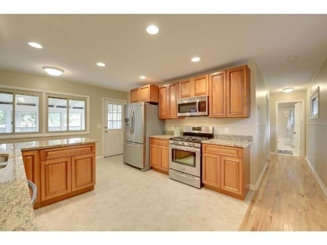 4224 Edgewood Ave N in Minneapolis, MN - Building Photo - Building Photo