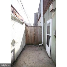 1309 S Warnock St in Philadelphia, PA - Foto de edificio - Building Photo