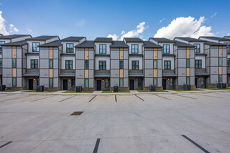 Metropolitan Village in Winston-Salem, NC - Building Photo - Building Photo