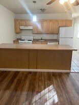 128 William St in Hightstown, NJ - Building Photo