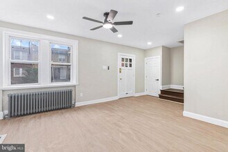 913 E Stafford St in Philadelphia, PA - Building Photo - Building Photo