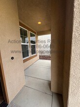 3208 Ardley Dr in Roseville, CA - Foto de edificio - Building Photo