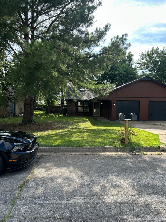 1020 N Turtle Creek Dr in Rogers, AR - Building Photo