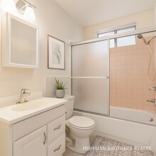 5709 Willowcrest Ave in Los Angeles, CA - Building Photo - Building Photo