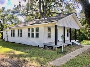 5421 Old Mooringsport Rd in Shreveport, LA - Building Photo - Building Photo