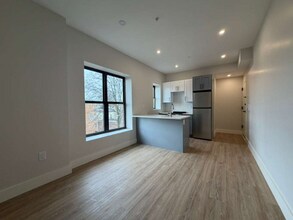 269 M.L.K. Drive in Jersey City, NJ - Foto de edificio - Building Photo