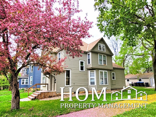 229 Center St, Unit 1