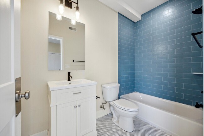 1804 W Berks St in Philadelphia, PA - Foto de edificio - Building Photo