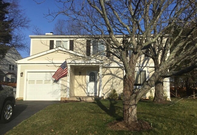 7221 Bonniemill Ln in Springfield, VA - Foto de edificio - Building Photo