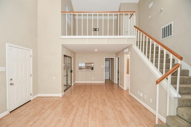 3150 Walnut Bend Ln in Houston, TX - Building Photo - Building Photo