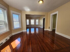 395 Sherman Ave, Unit 1 in New Haven, CT - Building Photo