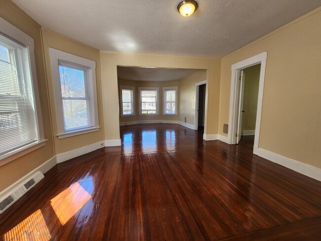 395 Sherman Ave, Unit 1, Unit 1