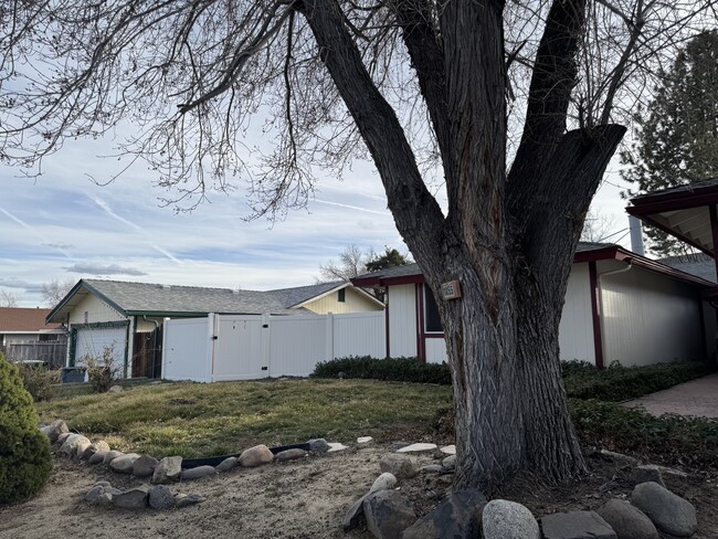 1855 King Edward Dr in Reno, NV - Building Photo - Building Photo