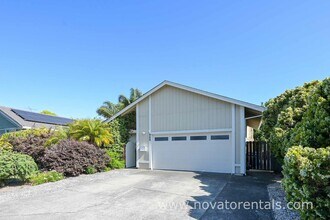 986 Bel Marin Keys Blvd in Novato, CA - Building Photo - Building Photo