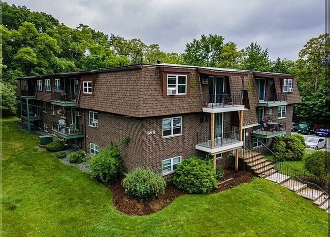 property at 668 Robbins Ave