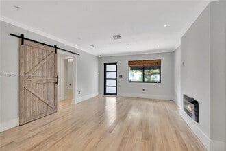 2415 SW 21st Ter in Miami, FL - Building Photo - Building Photo