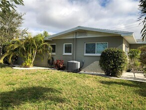 1721 58th St S in Gulfport, FL - Building Photo - Building Photo