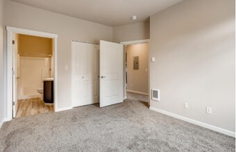 Hazel Hollow Apartments in Jefferson, OR - Building Photo - Interior Photo