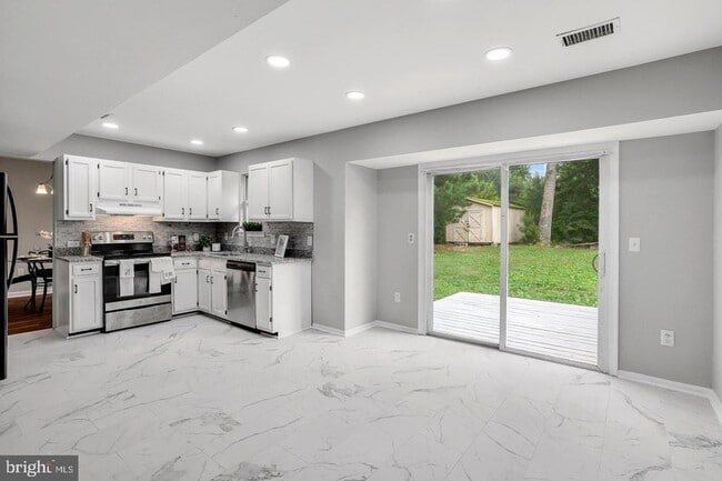 12558 Santa Rosa Rd in Lusby, MD - Building Photo - Building Photo
