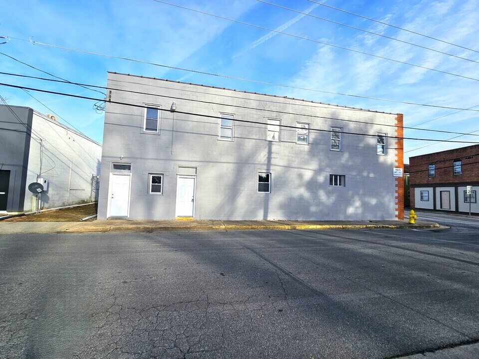 11675 Beechwood St in Princess Anne, MD - Building Photo