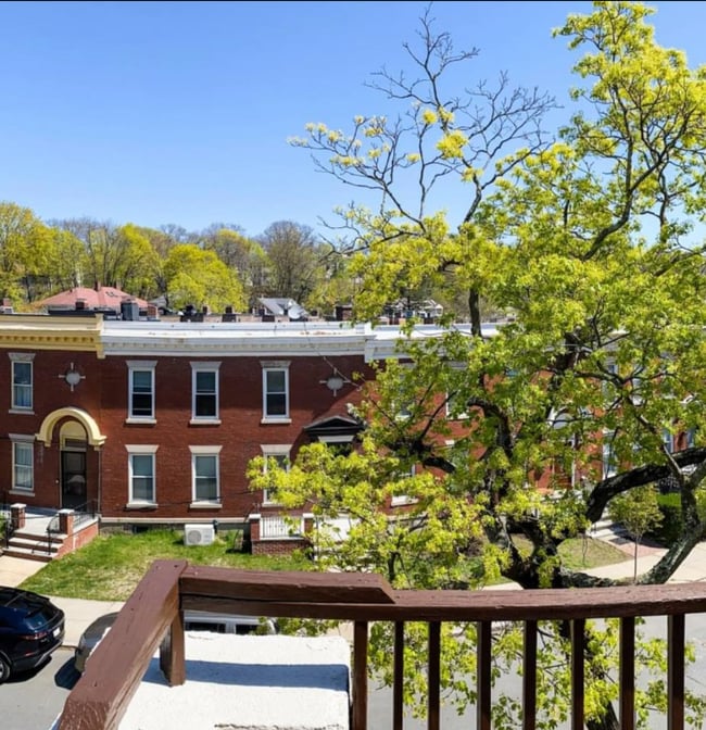 property at 14 Wallingford Rd