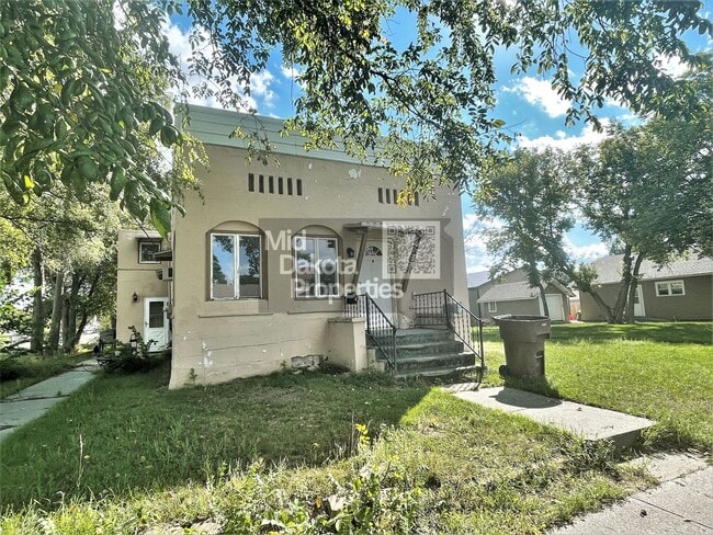 property at 421 E 9th Ave