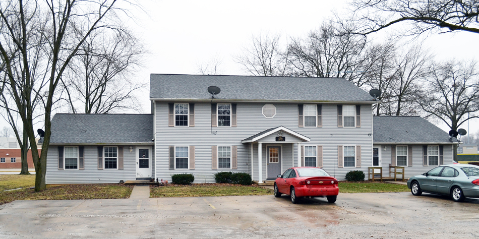 1200 Illinois 140 in Greenville, IL - Foto de edificio