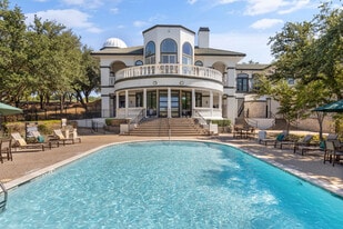 Vue 360 in Grand Prairie, TX - Building Photo