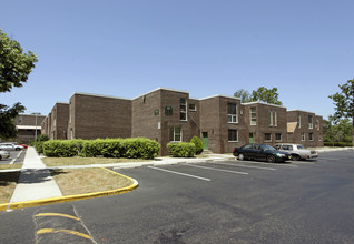 Oakview Apartments in Millville, NJ - Building Photo - Building Photo