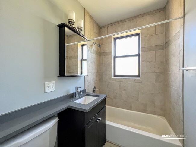 4546 N Damen Ave in Chicago, IL - Building Photo - Building Photo