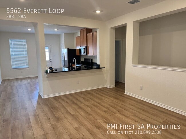 5562 Everett Loop in Converse, TX - Building Photo - Building Photo