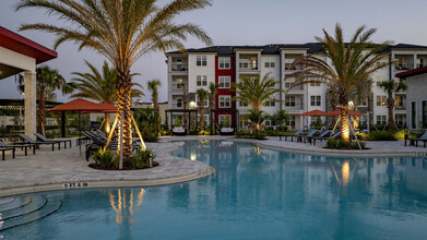 Ilumina Zephryhills in Zephyrhills, FL - Foto de edificio - Building Photo