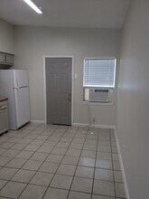 3357 Frick Rd in Houston, TX - Foto de edificio - Building Photo