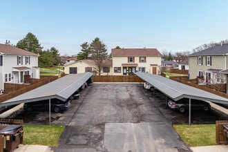 Roundtree Oaks in Ypsilanti, MI - Foto de edificio - Building Photo