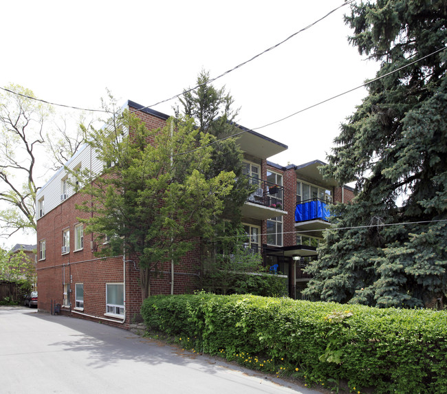 19 Fraserwood Ave in Toronto, ON - Building Photo - Primary Photo