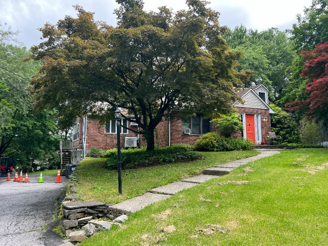 property at 12 Pinecrest Rd