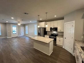 5030 S Prien Lake Rd in Lake Charles, LA - Building Photo - Building Photo