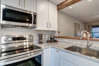 203 Buck Cove Terrace in Asheville, NC - Building Photo - Building Photo