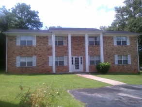 122 Pharr Ave in Jonesboro, GA - Foto de edificio - Building Photo