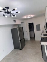 911 79th Terrace in Miami Beach, FL - Building Photo