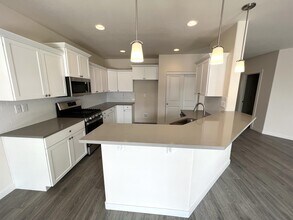 1650 Dragon Tail Pl in Medford, OR - Building Photo - Building Photo