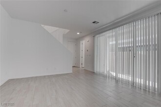 592 Celebratory Pl in Henderson, NV - Building Photo - Building Photo