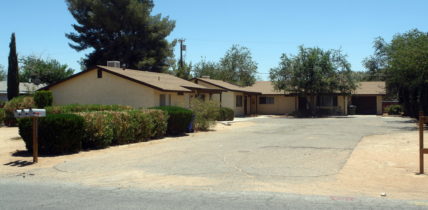 20221 Zuni Rd in Apple Valley, CA - Building Photo