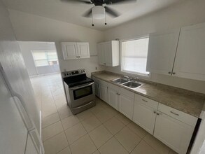 3060 Key Ln in Port Charlotte, FL - Building Photo - Building Photo