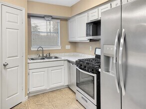 1111 Baker Dr in Tomball, TX - Building Photo - Building Photo