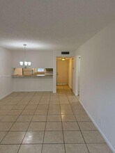8550 N Sherman Cir in Miramar, FL - Building Photo - Building Photo