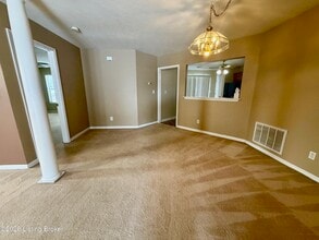 8202 Glenway Ct in Louisville, KY - Building Photo - Building Photo