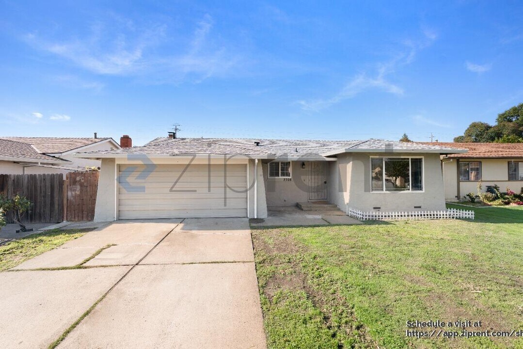 7708 Quinby Way in Sacramento, CA - Building Photo